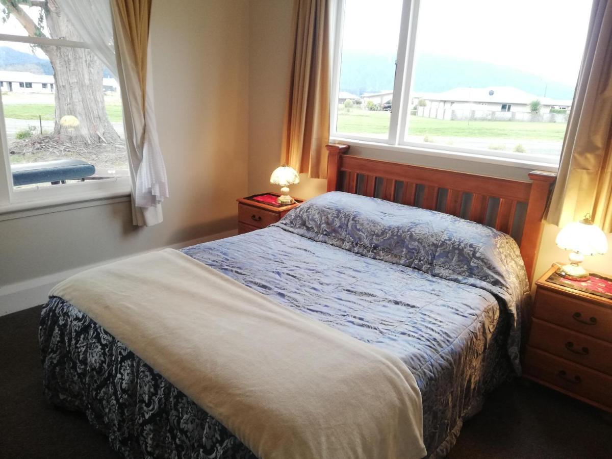 Te Anau Lodge Экстерьер фото