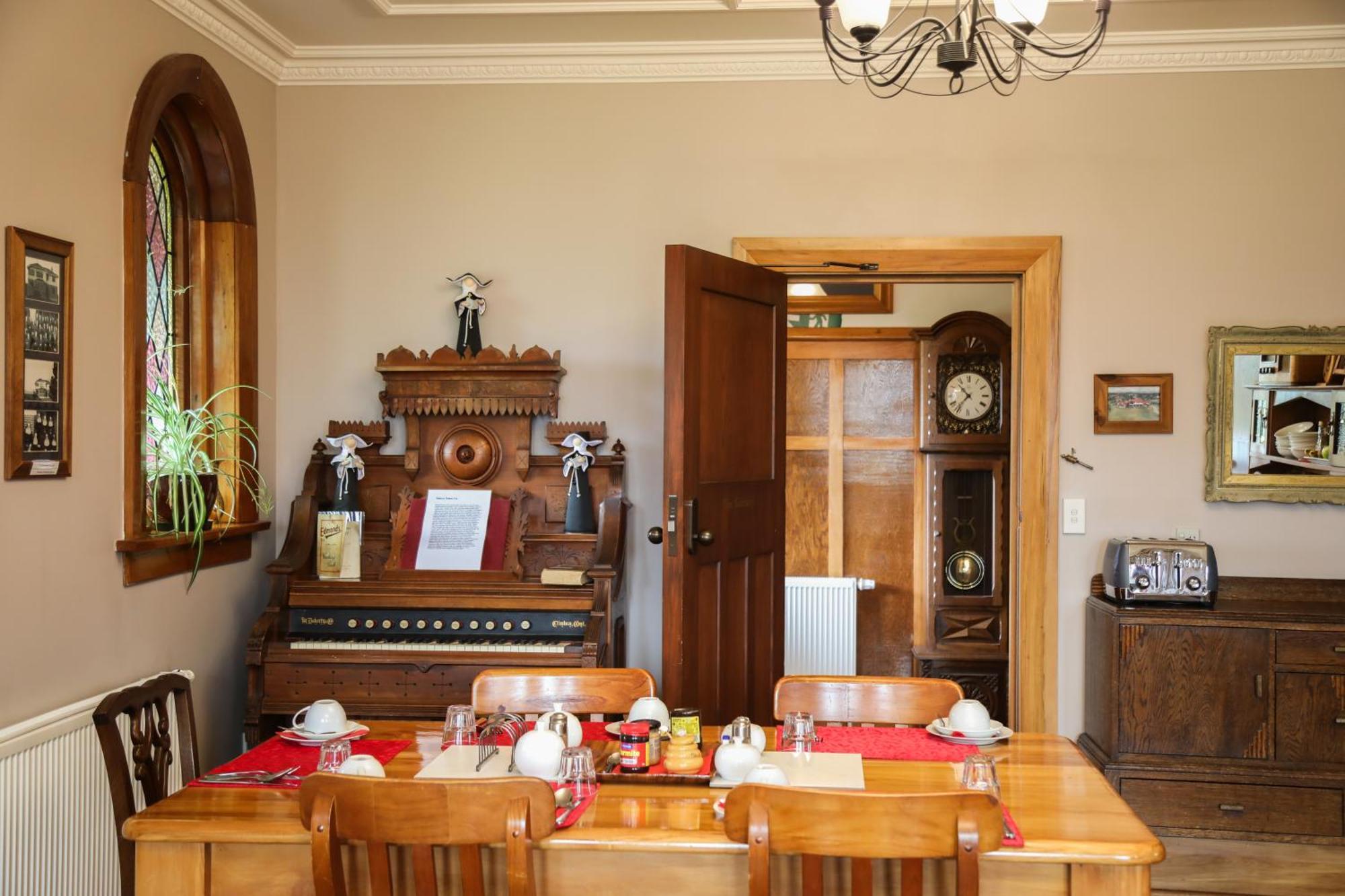 Te Anau Lodge Экстерьер фото