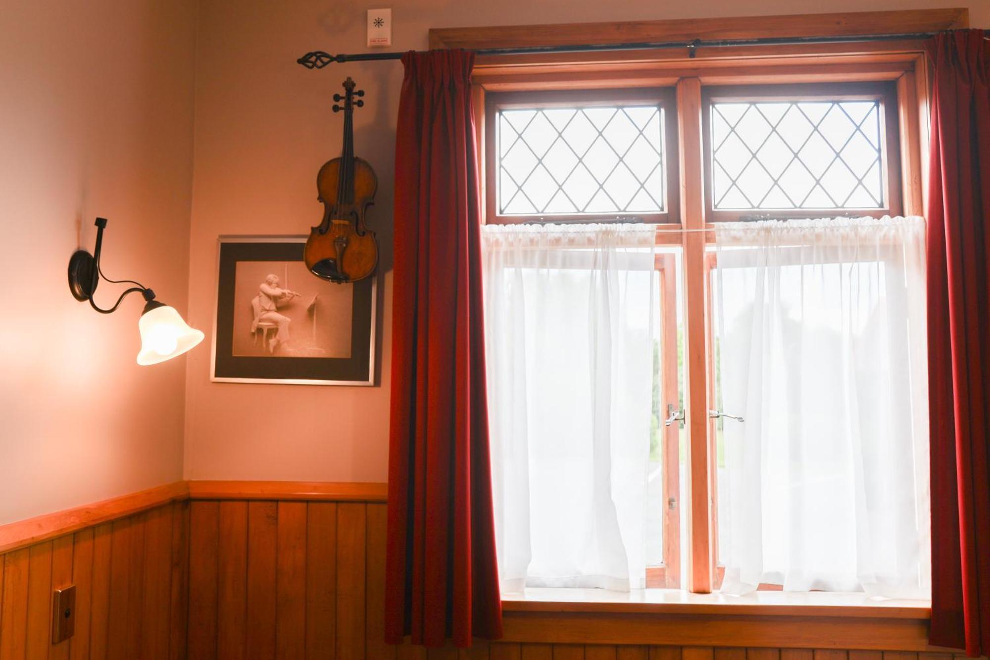 Te Anau Lodge Экстерьер фото