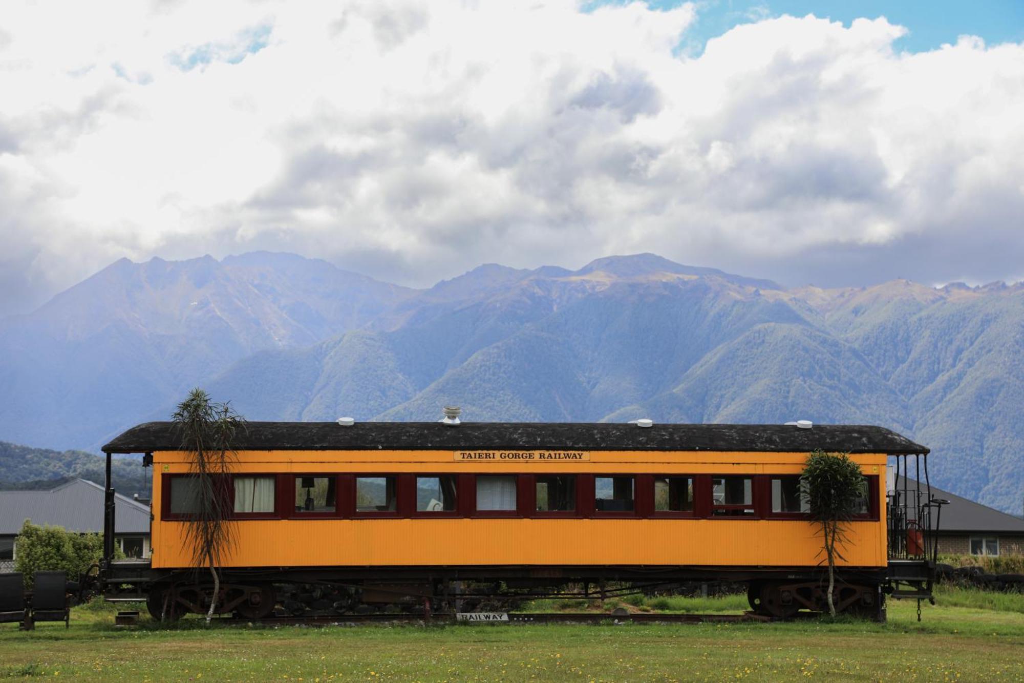 Te Anau Lodge Экстерьер фото