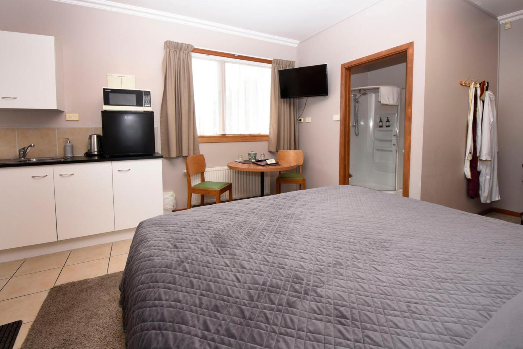 Te Anau Lodge Экстерьер фото