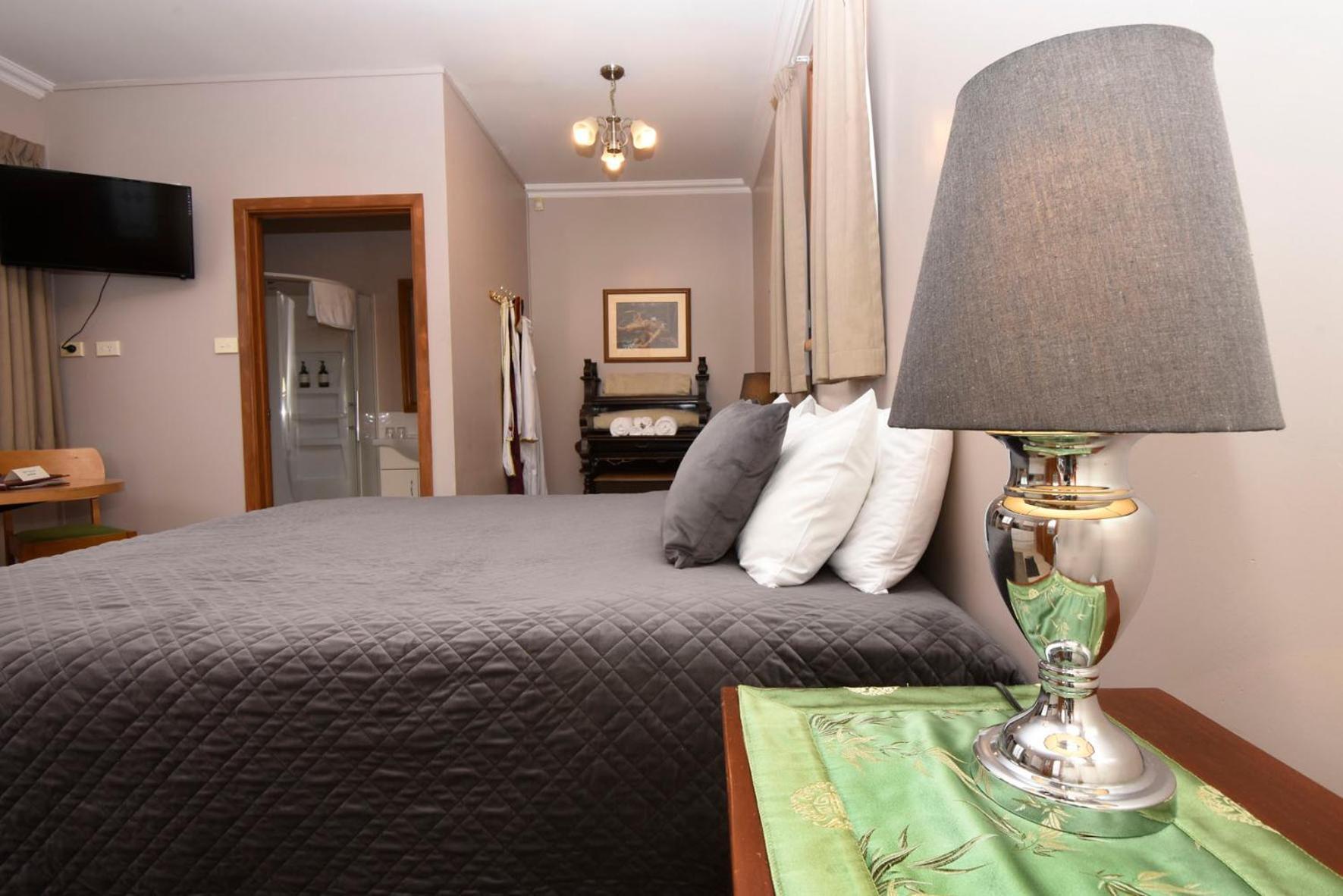 Te Anau Lodge Экстерьер фото