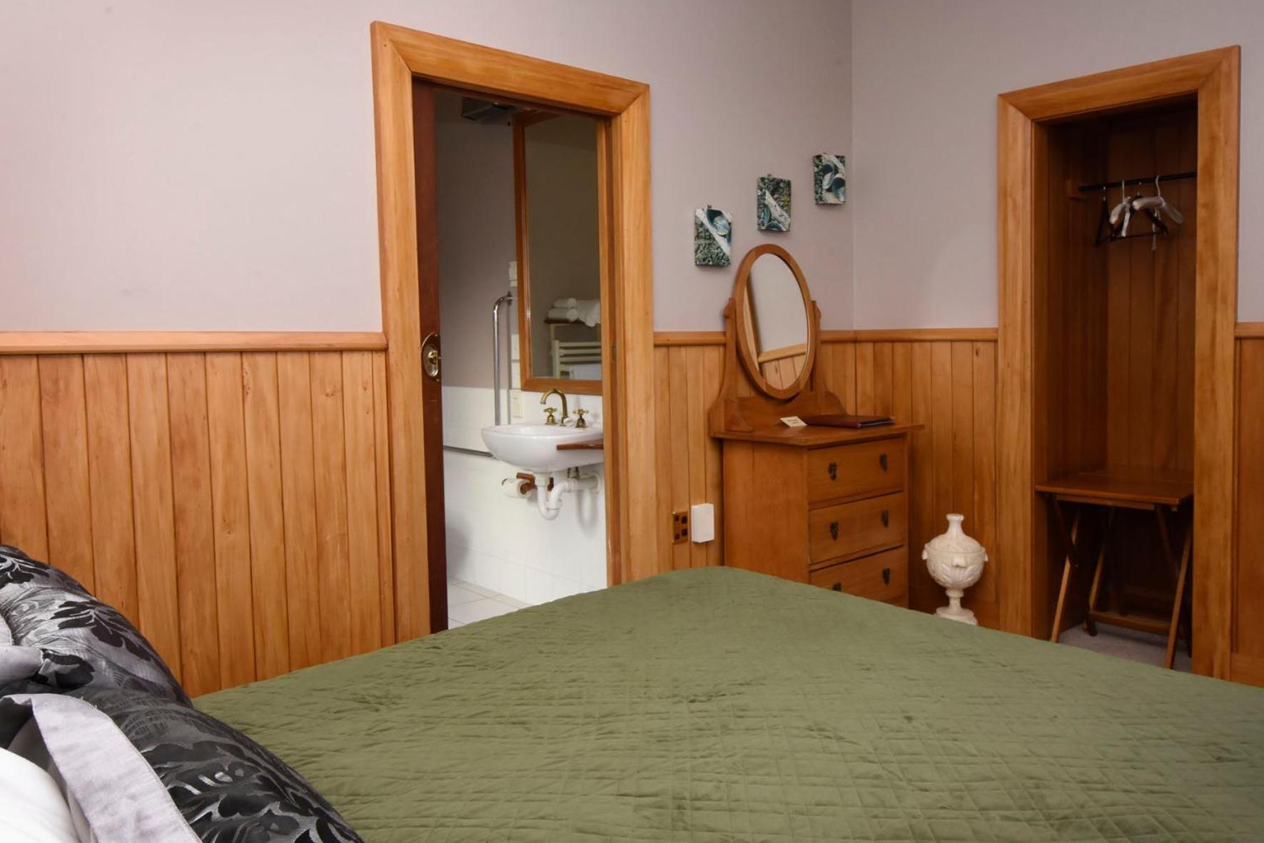 Te Anau Lodge Экстерьер фото