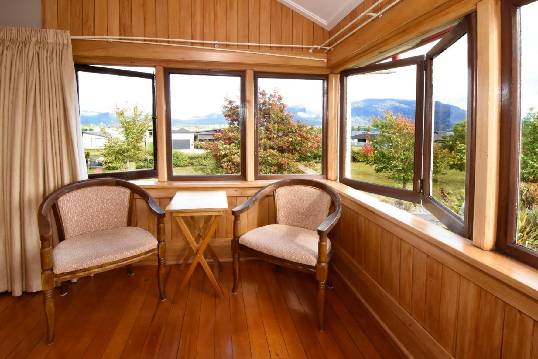 Te Anau Lodge Экстерьер фото