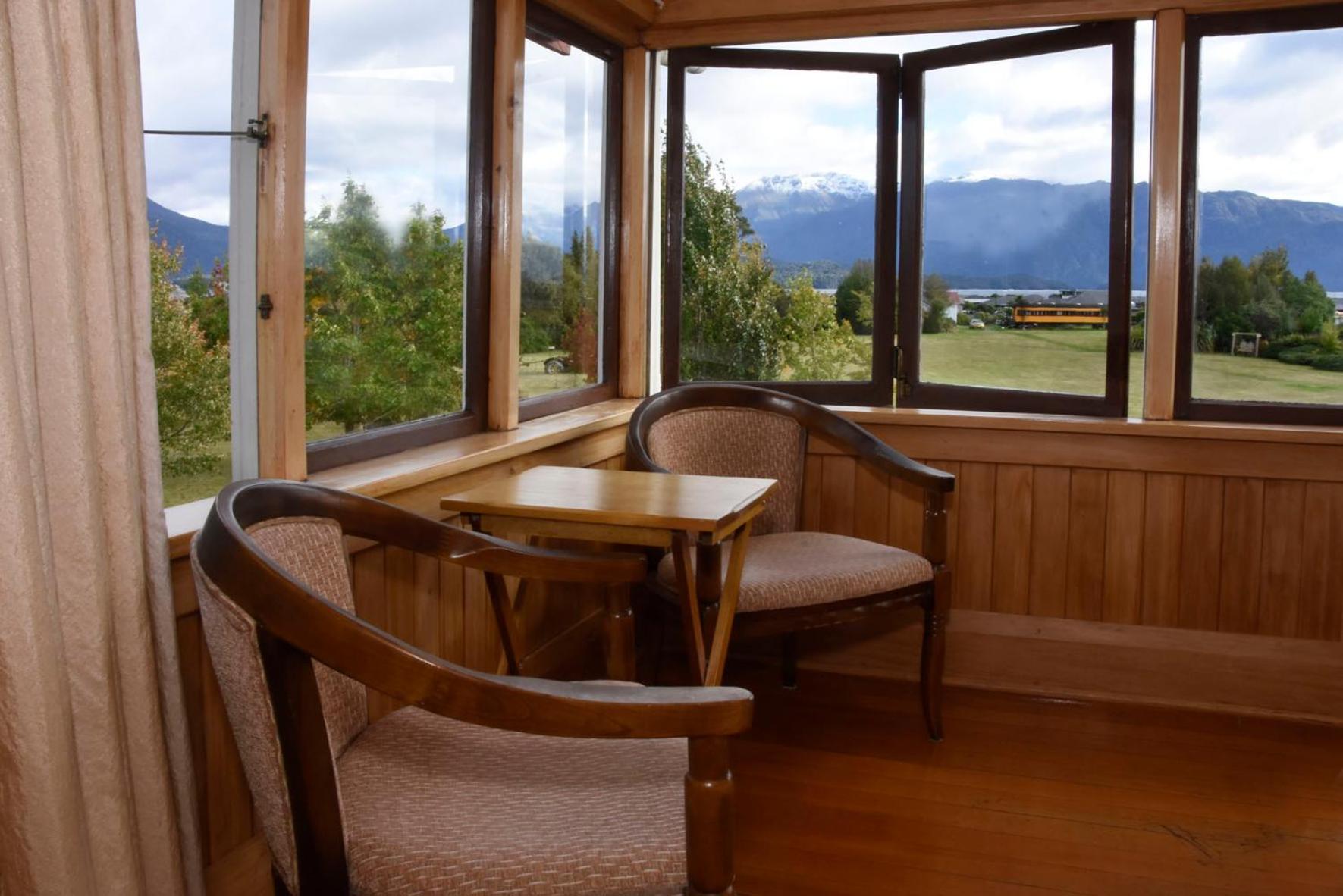 Te Anau Lodge Экстерьер фото