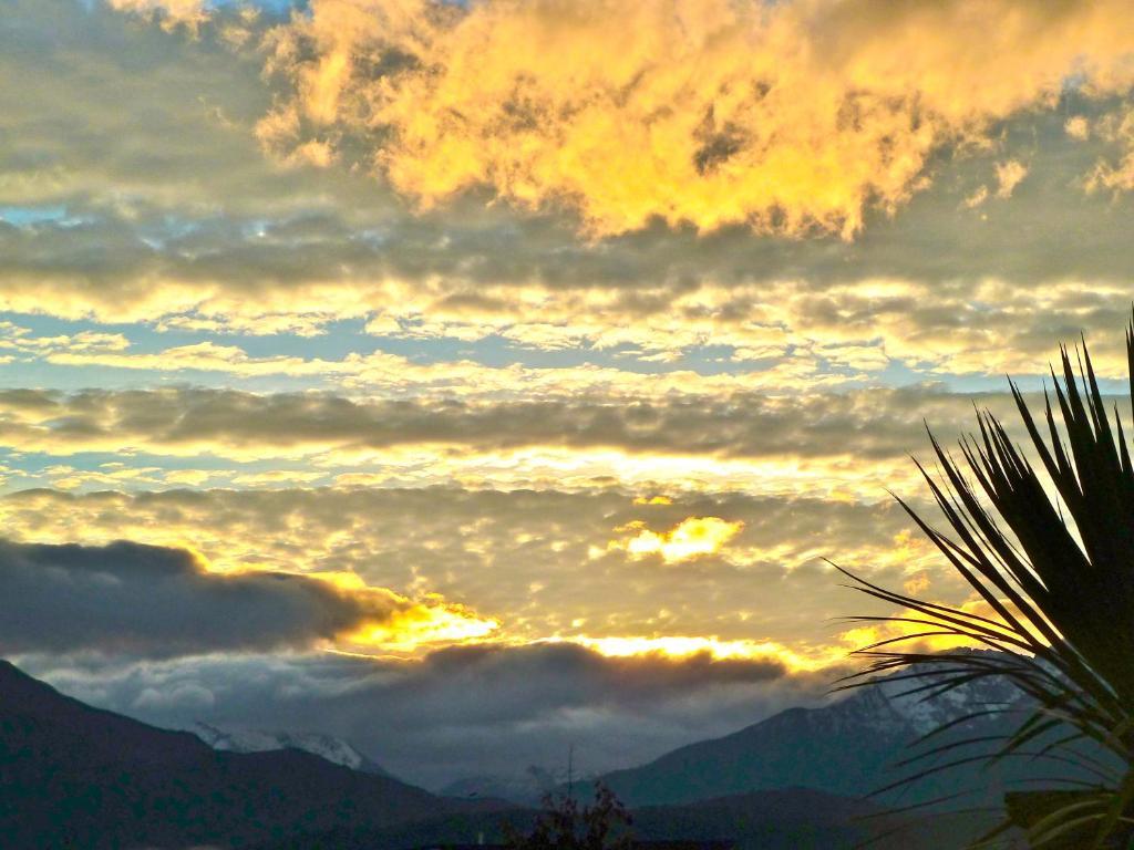 Te Anau Lodge Экстерьер фото